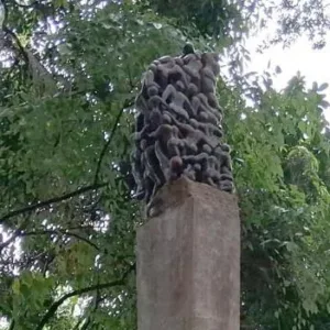 Monumento - Família