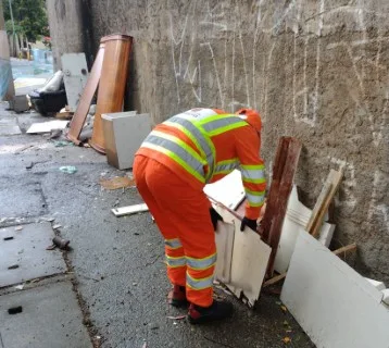 Coleta programada e transporte de objetos volumosos e de entulho