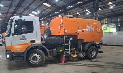 VARREDEIRA MECÂNICA DE 06M³